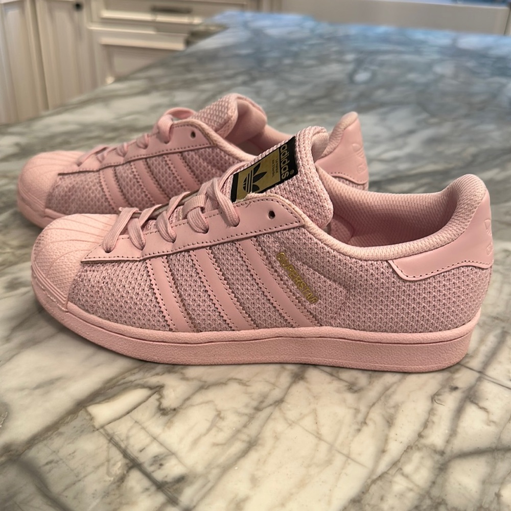 Adidas superstar sneakers size 4 1/2 kids